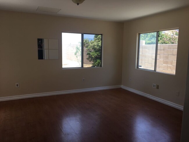 Foto del edificio - PERFECT 4 BED 2.5 PRIVATE HOUSE!!!!!!!