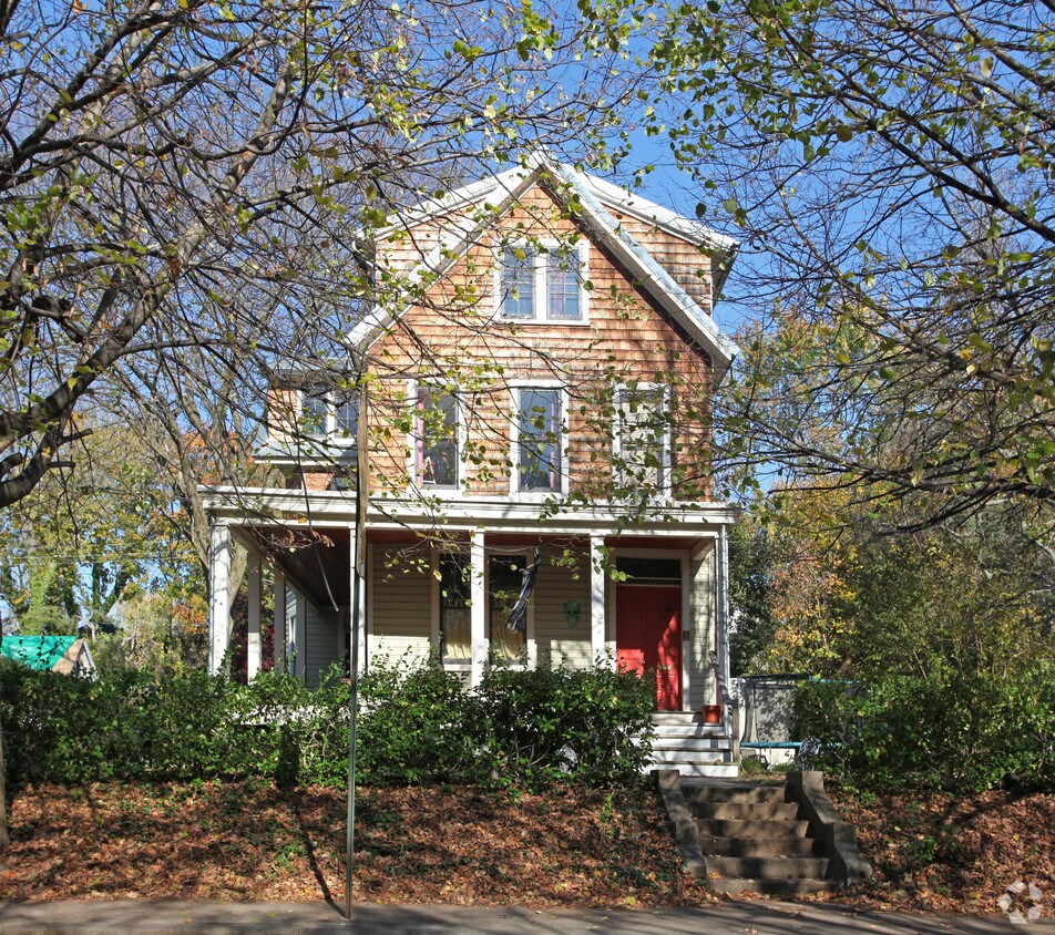 Primary Photo - 714 Wyndhurst Ave
