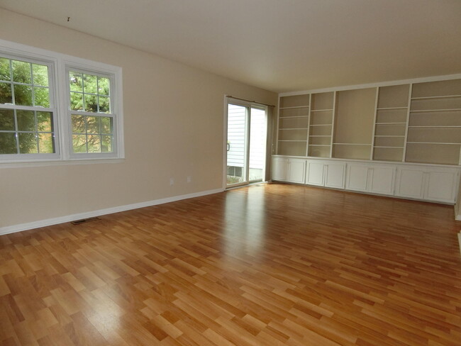 Foto del edificio - 4 Greenwich Hills Dr