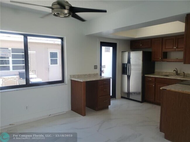Foto del edificio - 329 SE 12th Ave
