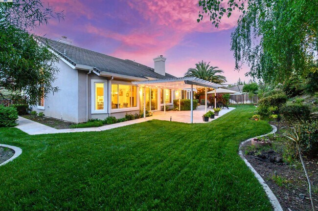 Building Photo - 8113 Regency Dr