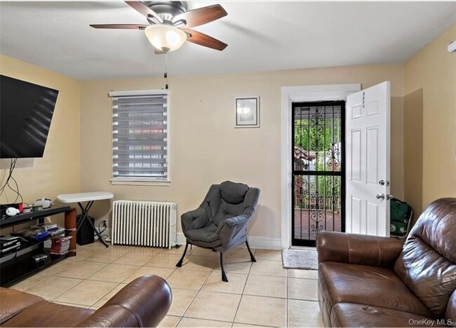 Building Photo - 2934 Tenbroeck Ave