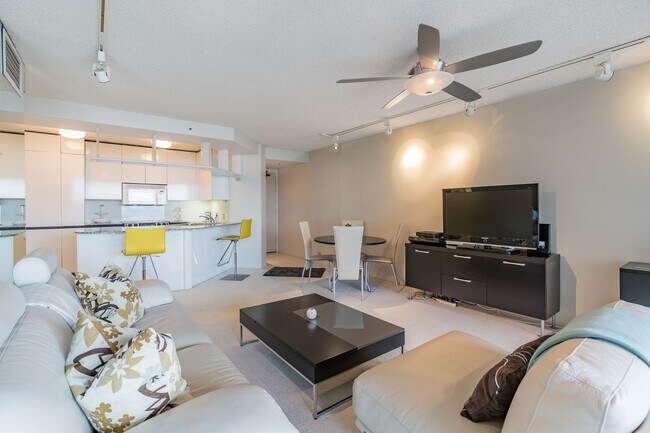Foto del edificio - Furnished 1 Bed 1 Bath 1 Parking at Honolulu Park Place