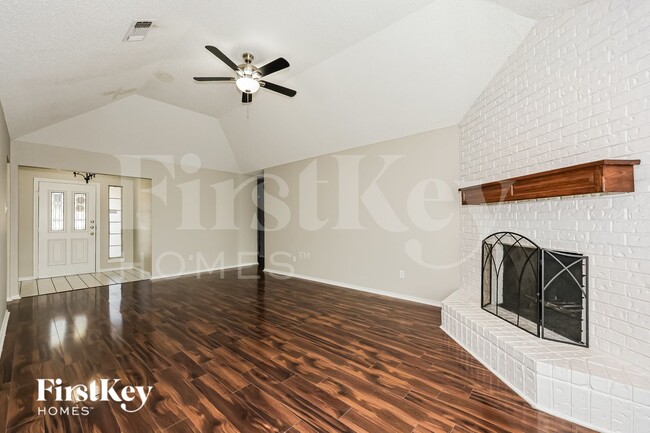 Foto del edificio - 1417 Highland Dr