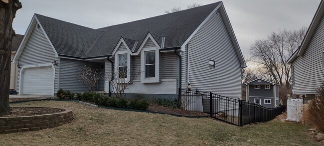 Building Photo - 14500 S Summertree Ln