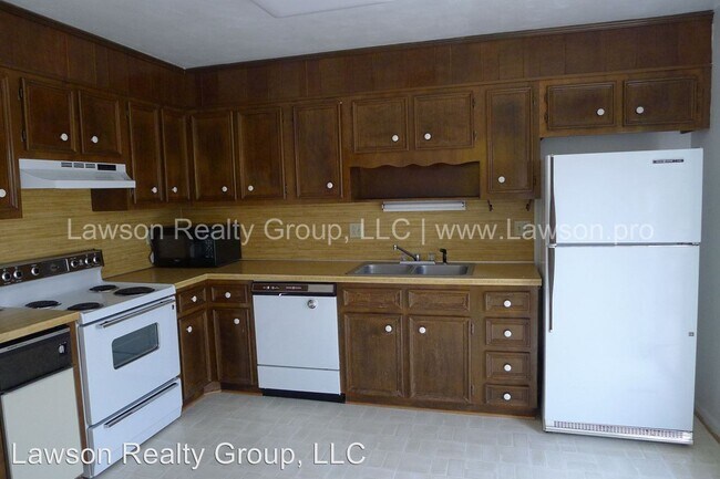 Building Photo - 2406 Richelieu Ave SW