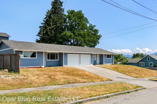 Building Photo - 2 br, 1 bath Apartment - 3605 22nd St.