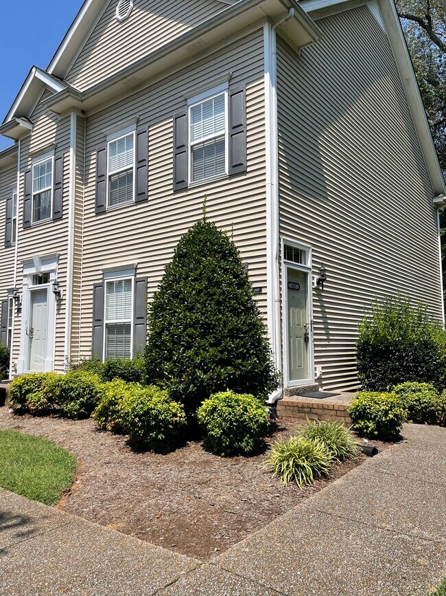 Foto del edificio - 407 Newport Meadows Cir