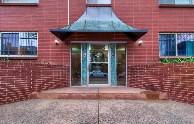 Building Photo - 1200 N Emerson St