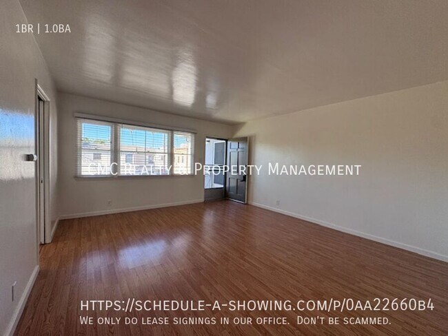 Foto del edificio - 3301 E 2nd-7