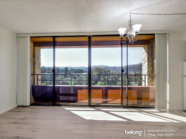 Foto del edificio - 24055 Paseo Del Lago St