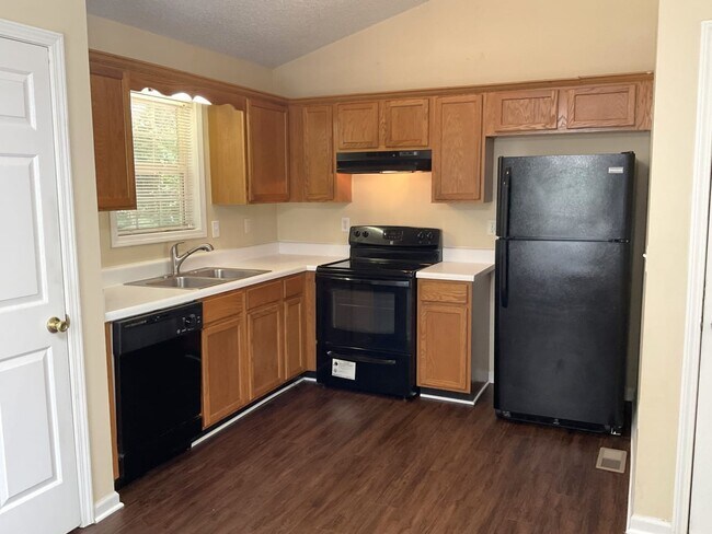 Foto del edificio - 240 Brookside Dr