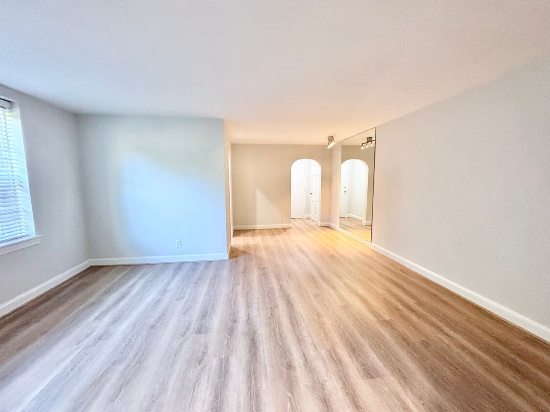 Photo - 22 S Old Glebe Rd (Arlington, VA)