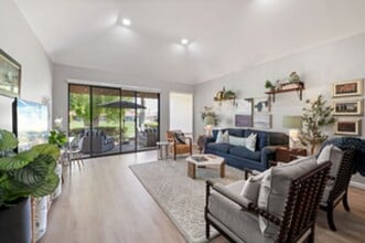 Building Photo - 15 Haig Dr