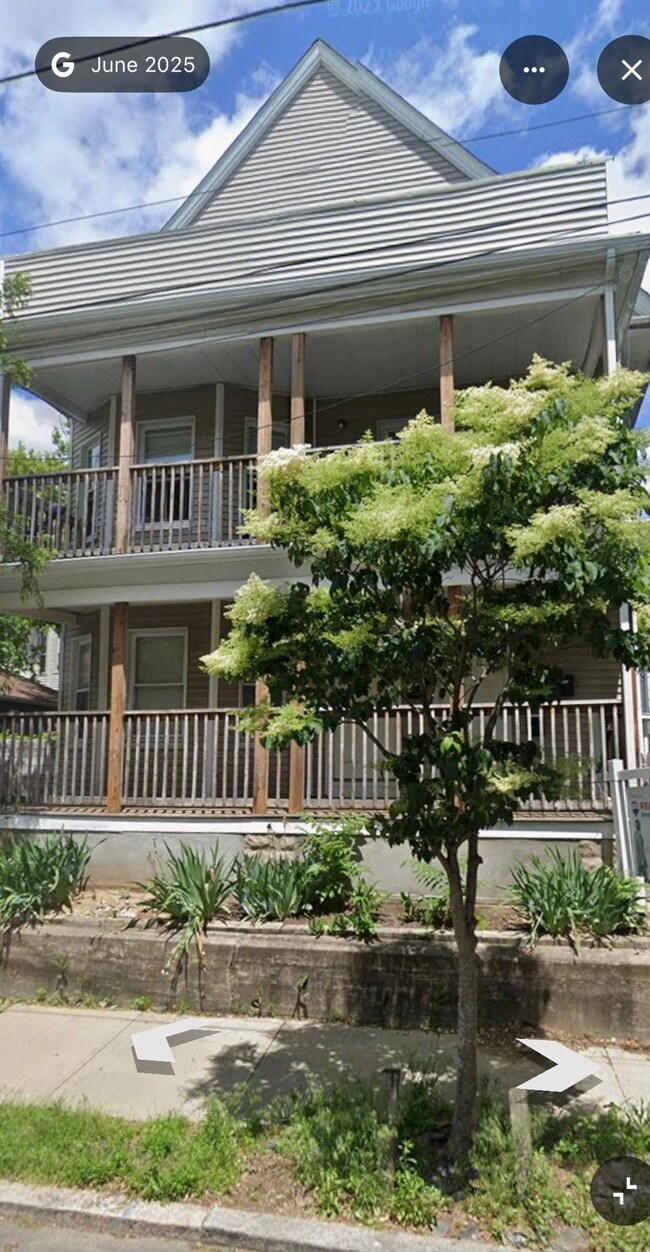 Building Photo - 95 Hudson St