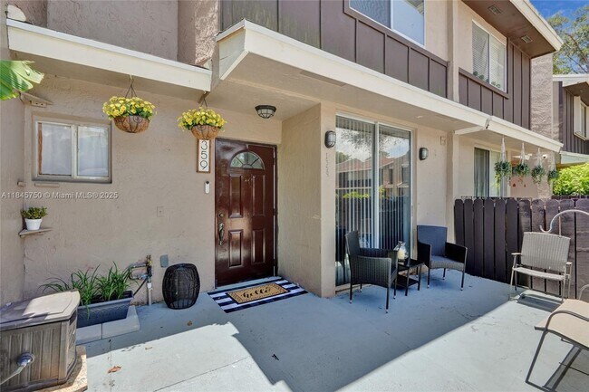 Building Photo - 1359 Sussex Dr