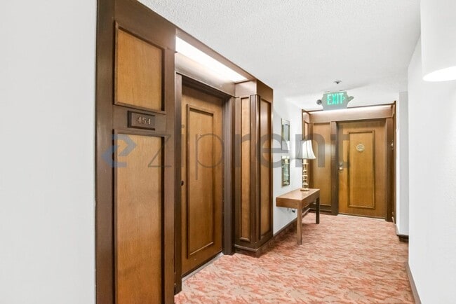 Building Photo - Unit 454