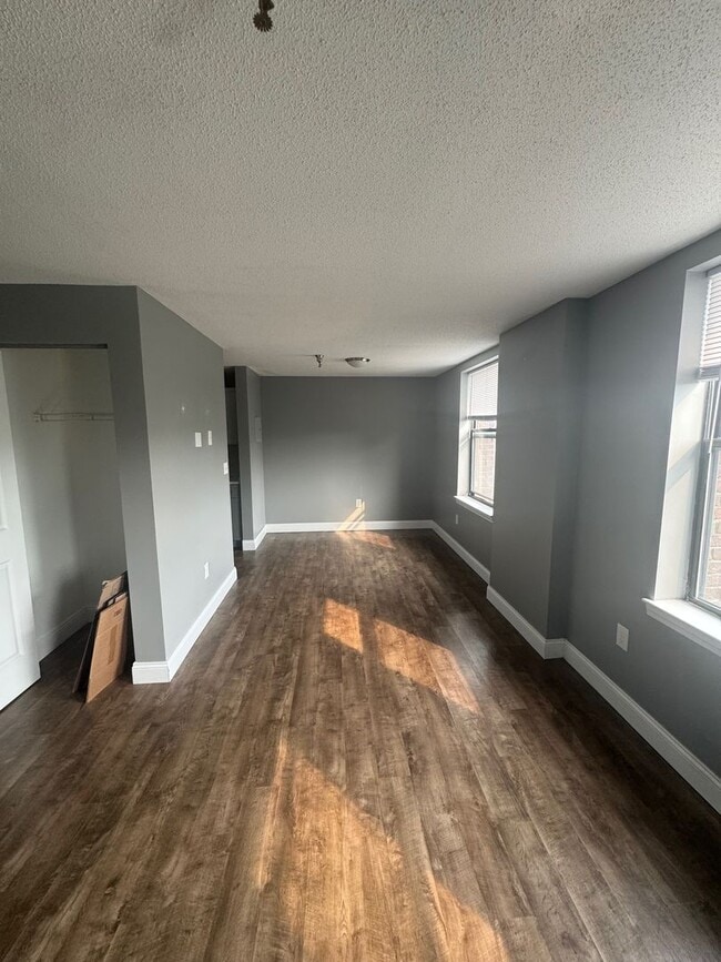 Interior Photo - SilverBrick Square