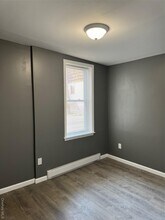 Building Photo - 21 Collegeview Ave