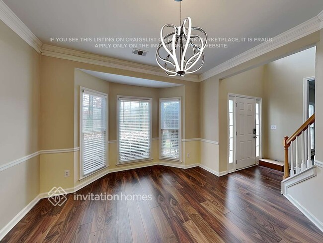 Building Photo - 404 Willowbrook Ct