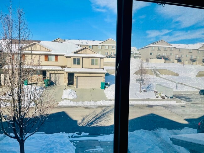 Building Photo - 1790 E Whitetail Way