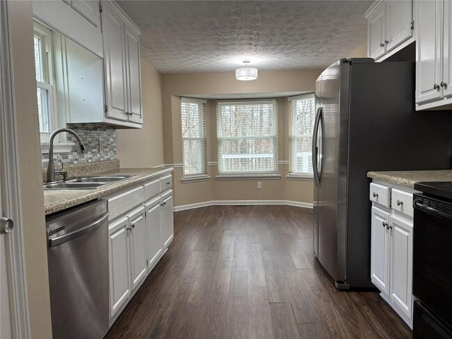 Foto del edificio - 3410 Camens Ct NE