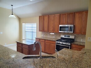Building Photo - 2502 Suncreek Ln