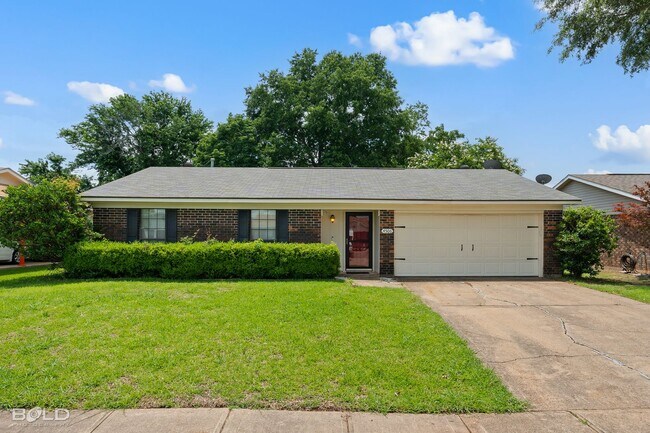 Foto del edificio - Check Out this 3 bed 2 bath near the base!!