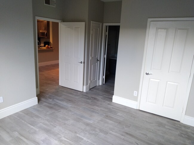 Building Photo - 22681 Oakgrove