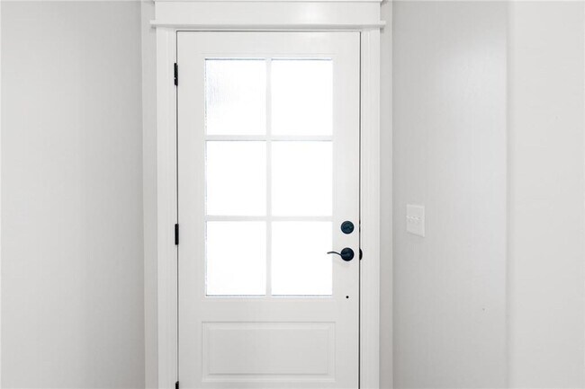 Foto del edificio - 8233 Hazelwood Way