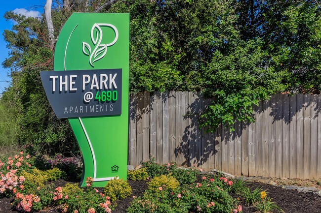 El parque en 4690 - The Park at 4690 Apartments