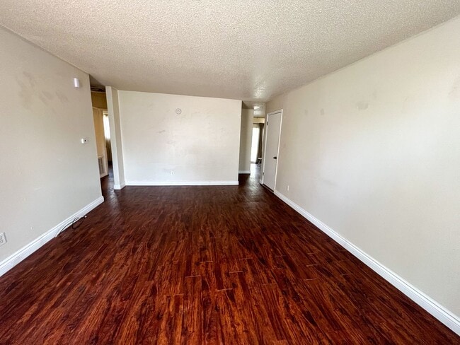 Building Photo - Redlands 3 bed 1.5 bath with yard