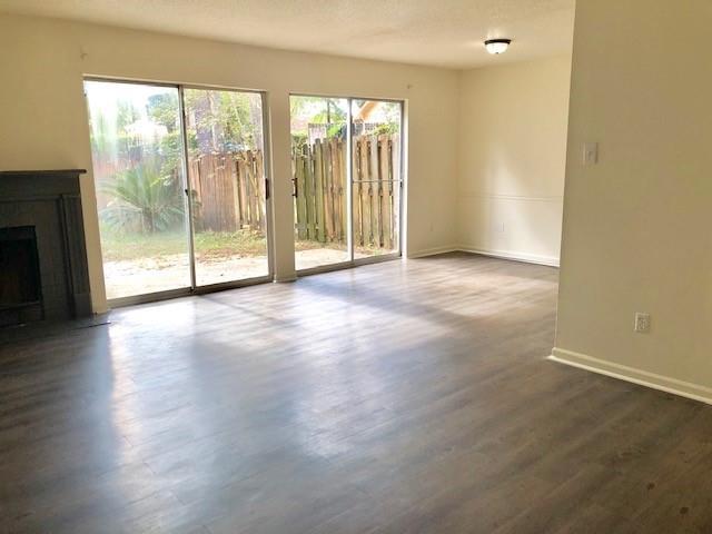 Foto del edificio - 6701 Dickens Ferry Rd