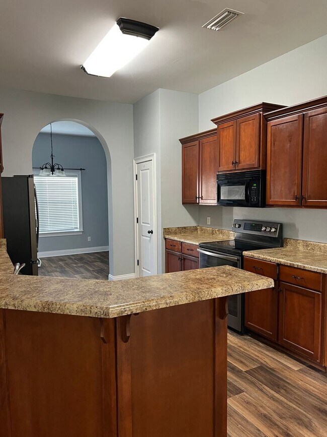 Building Photo - 5 br, 3 bath House - 419 Mayberry Way