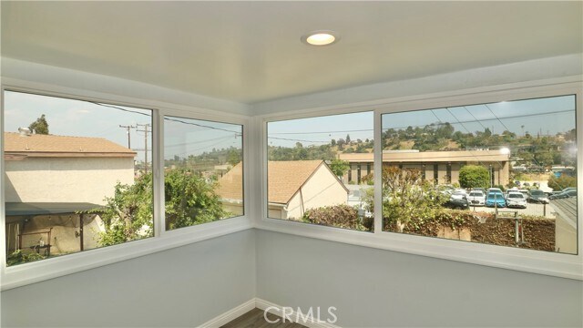 Building Photo - 902 De La Fuente St