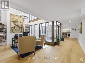 Building Photo - 72 Granby St