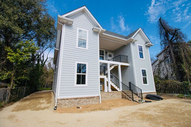 Foto del edificio - "Welcome to Olympia – Brand New Units!" Sp...
