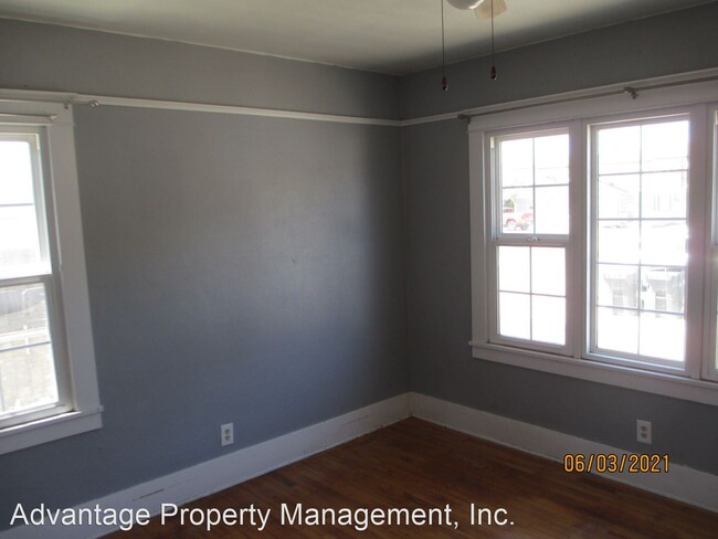 Building Photo - 1 br, 1 bath House - 114 E. Morrison