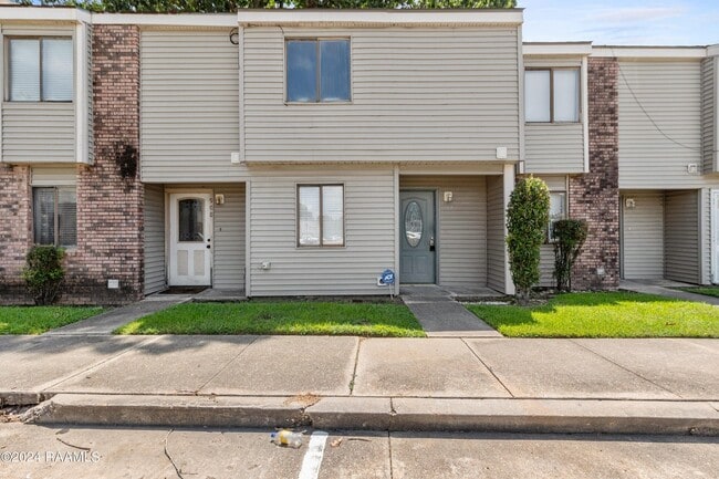 Building Photo - 2826 Louisiana Ave