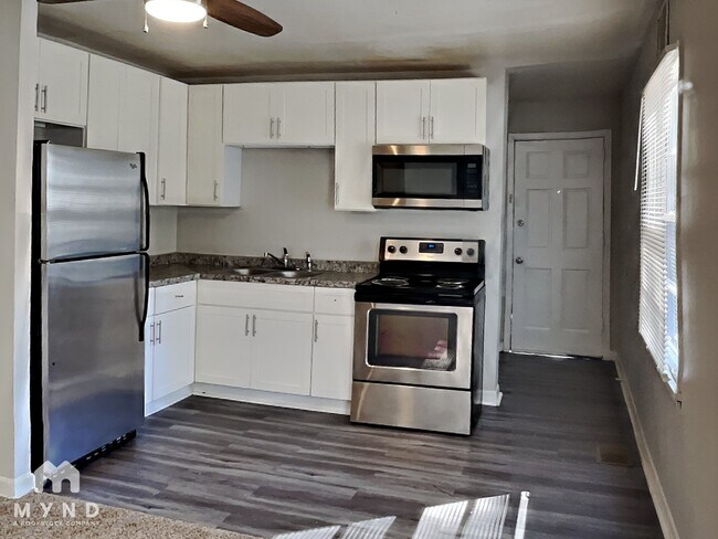 Foto del edificio - 3791 Clovis Ct NW