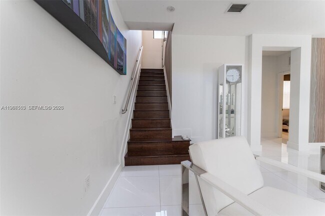 Foto del edificio - 10560 NW 69th Ter