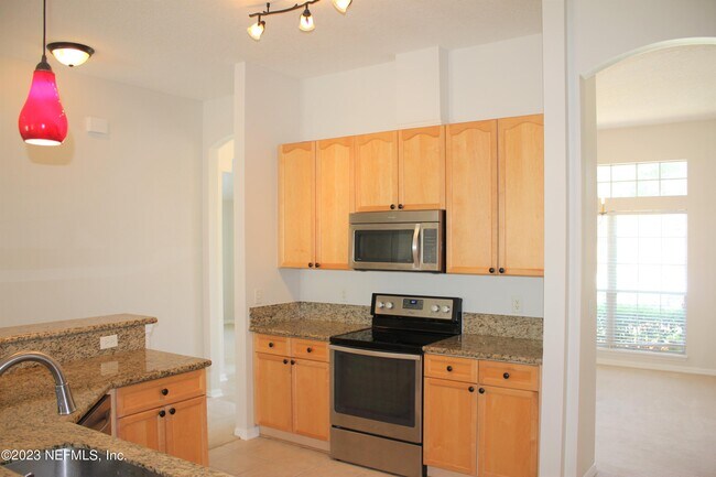 Building Photo - 14560 Camberwell Ln S