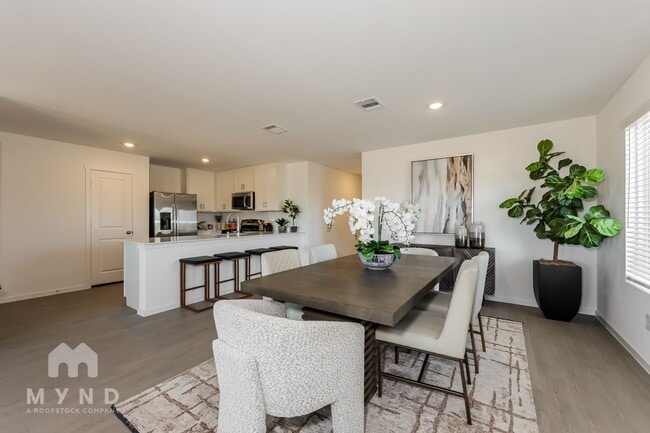 Building Photo - 2709 Ctr Crk Ln