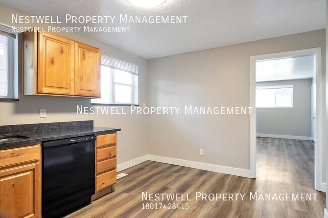 Foto del edificio - FREE 1ST MONTH'S RENT - Newly Remodeled 2-...