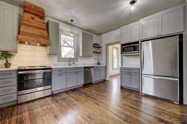 Foto del edificio - 1405 S Day St