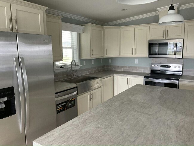 Building Photo - 3621 Campari Dr