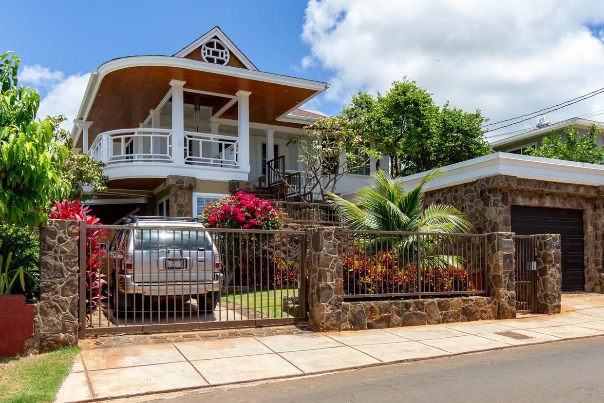 3268 Mokihana St, Honolulu, HI 96816 House Rental in Honolulu, HI