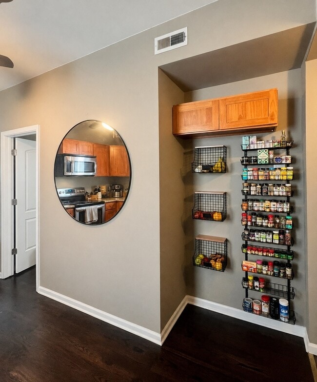 Foto del edificio - 2835 N Ridgeway Ave