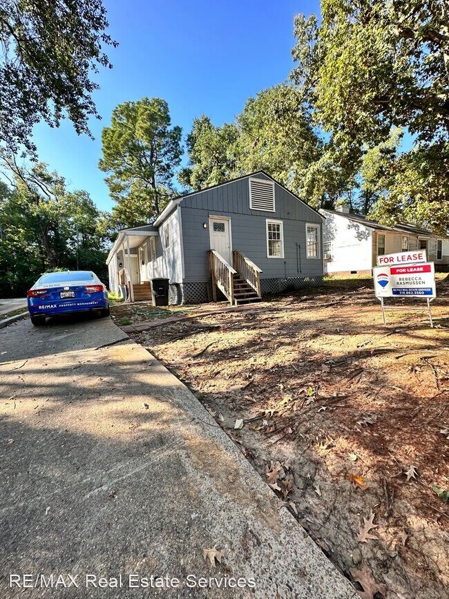 Building Photo - 2 br, 1 bath House - 157 East College Unit B