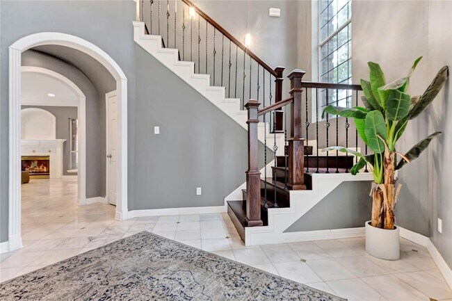 Building Photo - 24 Stonegate Park Ct